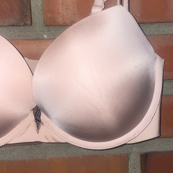 Victoria’s Secret 34D push-up bra worn once adjustable padded v front gold detai - Picture 4 of 9